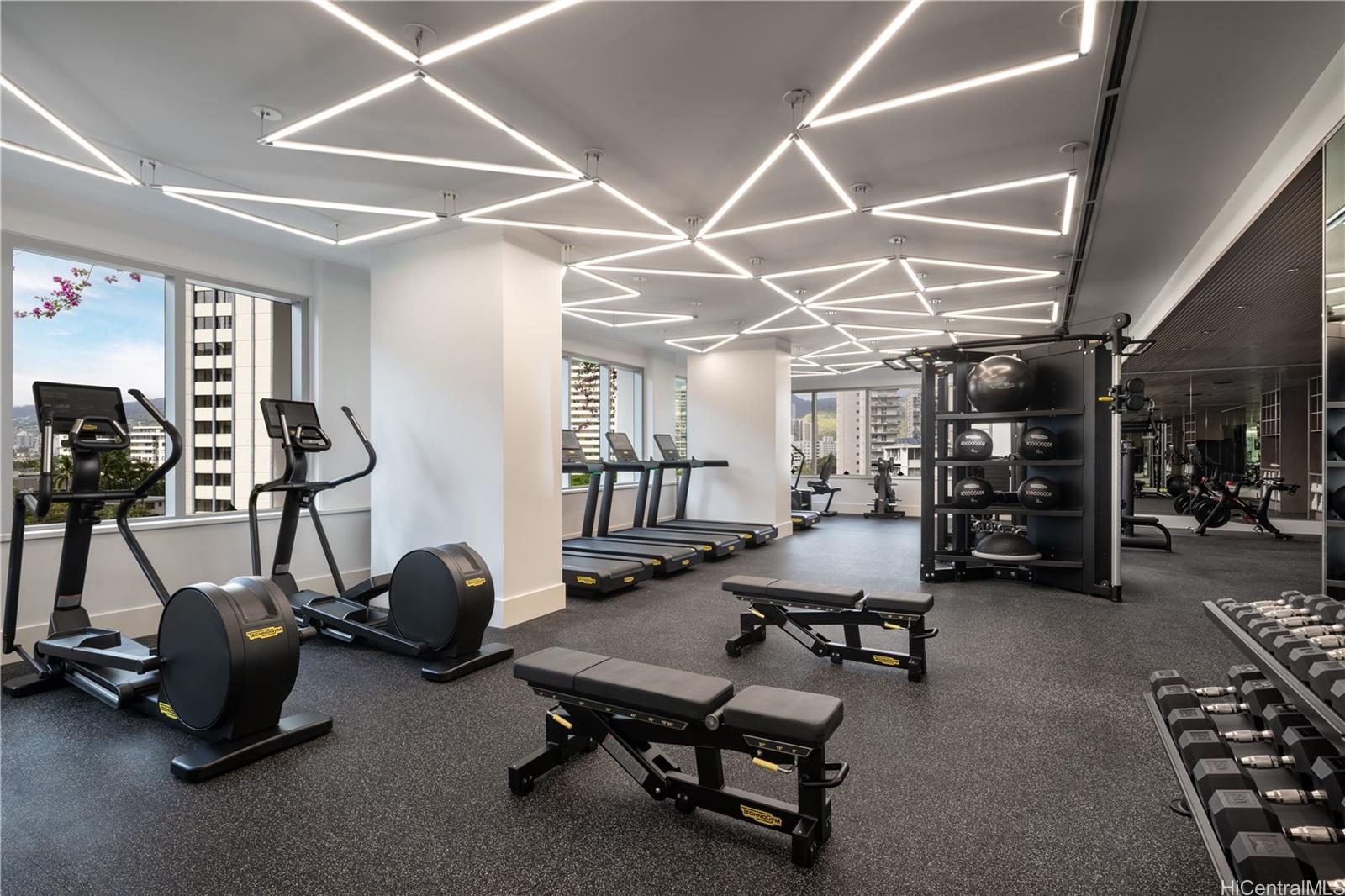 The Ritz-Carlton Residences condo # 1610, Honolulu, Hawaii - photo 22 of 25