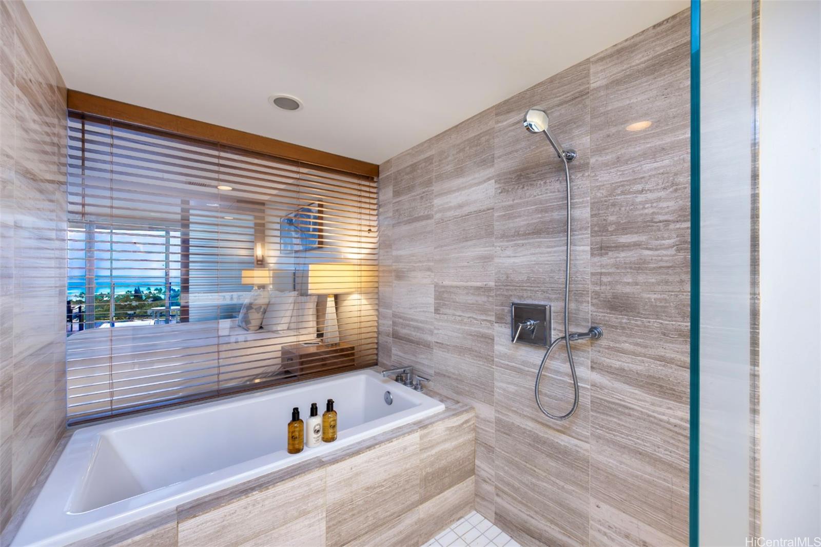 The Ritz-Carlton Residences condo # 1702, Honolulu, Hawaii - photo 12 of 22