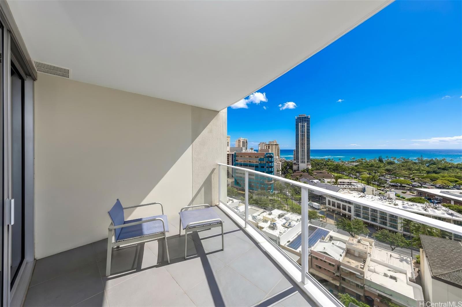 The Ritz-Carlton Residences condo # 1702, Honolulu, Hawaii - photo 3 of 22