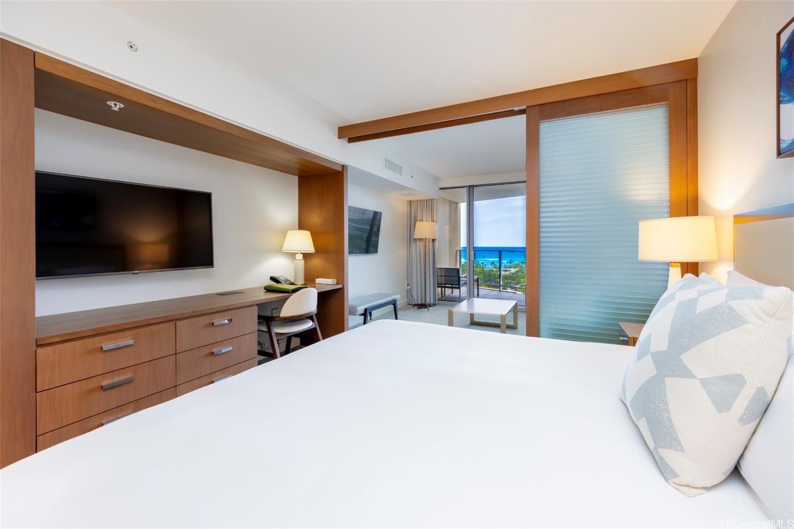 The Ritz-Carlton Residences condo # 1702, Honolulu, Hawaii - photo 7 of 22