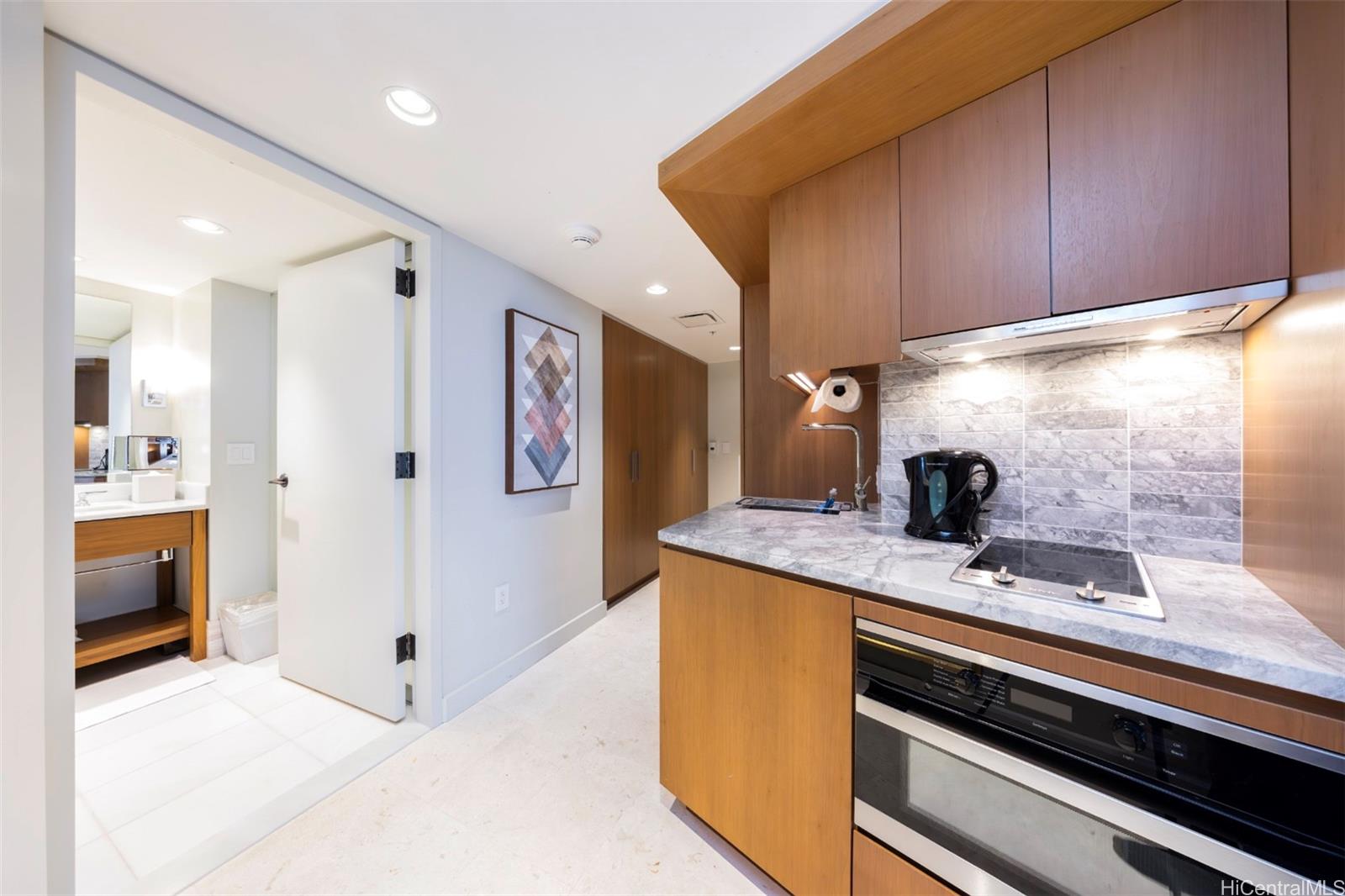 The Ritz-Carlton Residences condo # 1702, Honolulu, Hawaii - photo 8 of 22