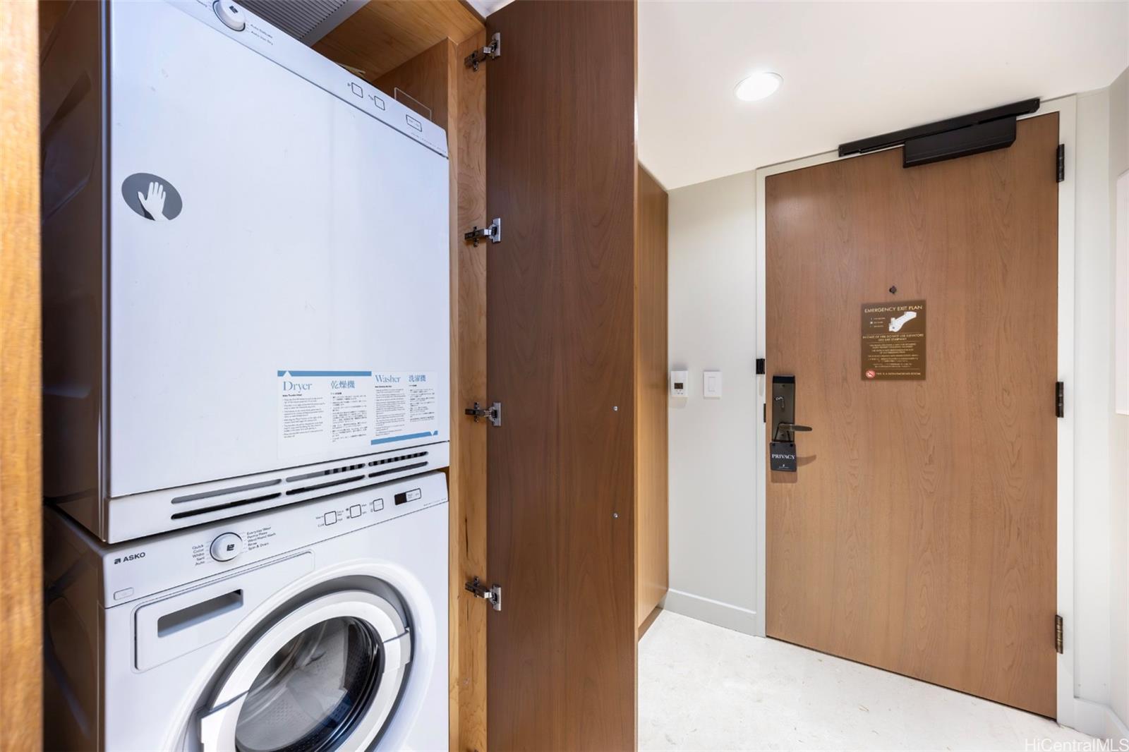 The Ritz-Carlton Residences condo # 1702, Honolulu, Hawaii - photo 9 of 22