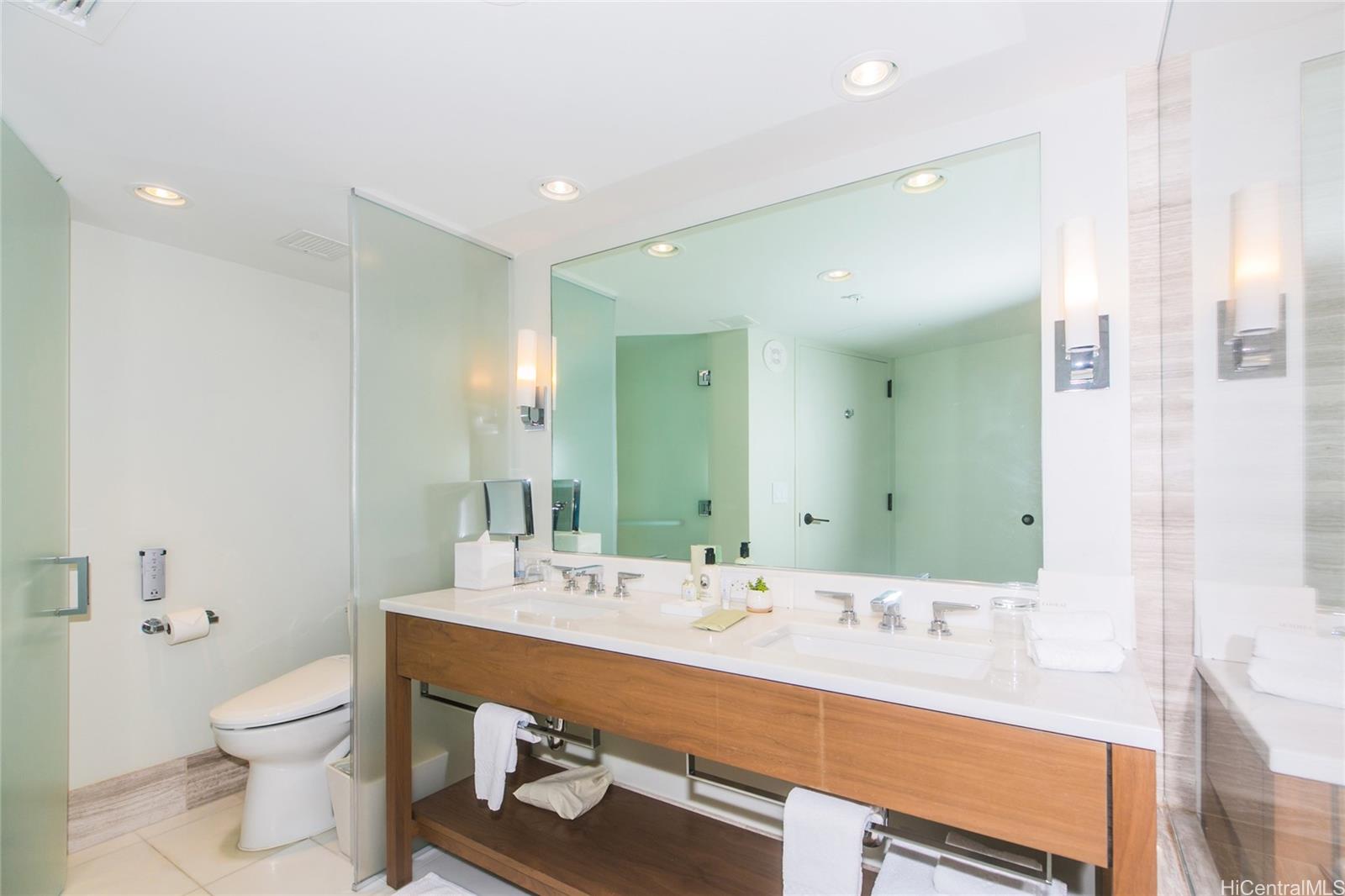 The Ritz-Carlton Residences condo # 1810, Honolulu, Hawaii - photo 20 of 24