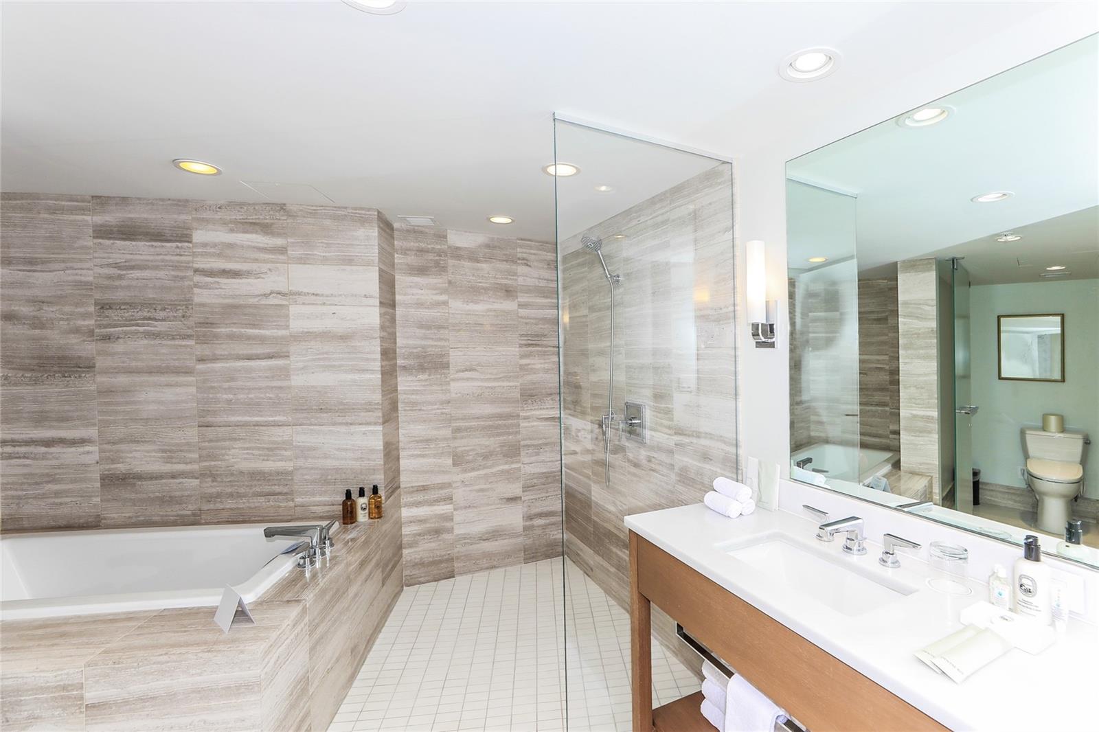 The Ritz-Carlton Residences condo # 1906, Honolulu, Hawaii - photo 10 of 13