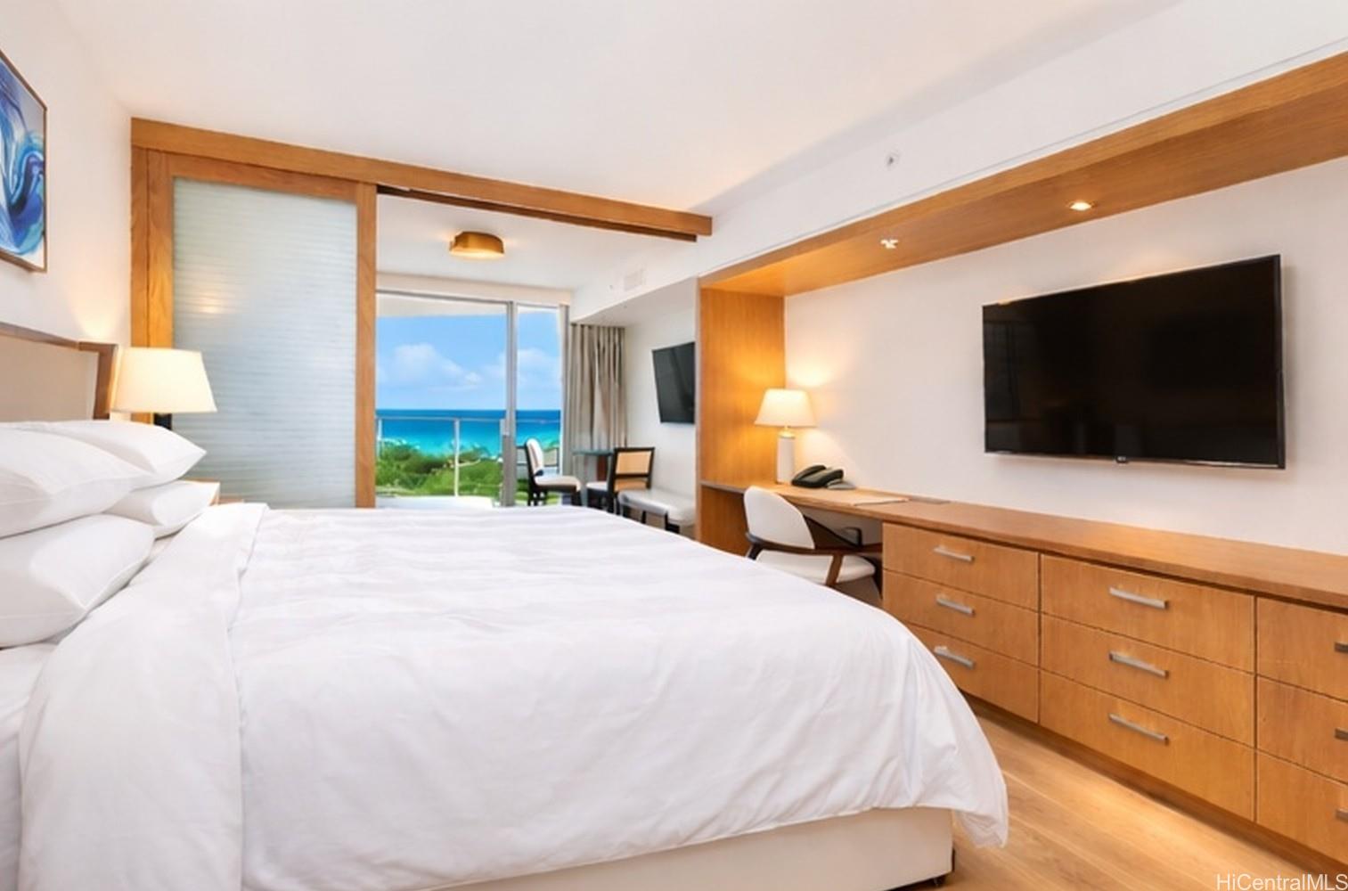 The Ritz-Carlton Residences condo # 2009-DH, Honolulu, Hawaii - photo 4 of 24