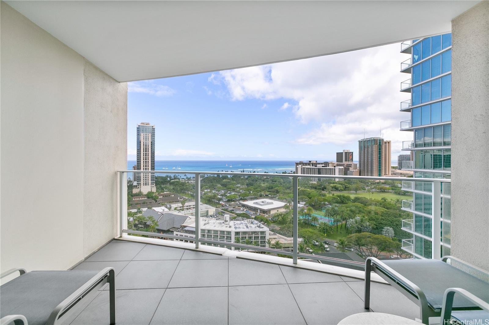 The Ritz-Carlton Residences condo # 2102, Honolulu, Hawaii - photo 6 of 17