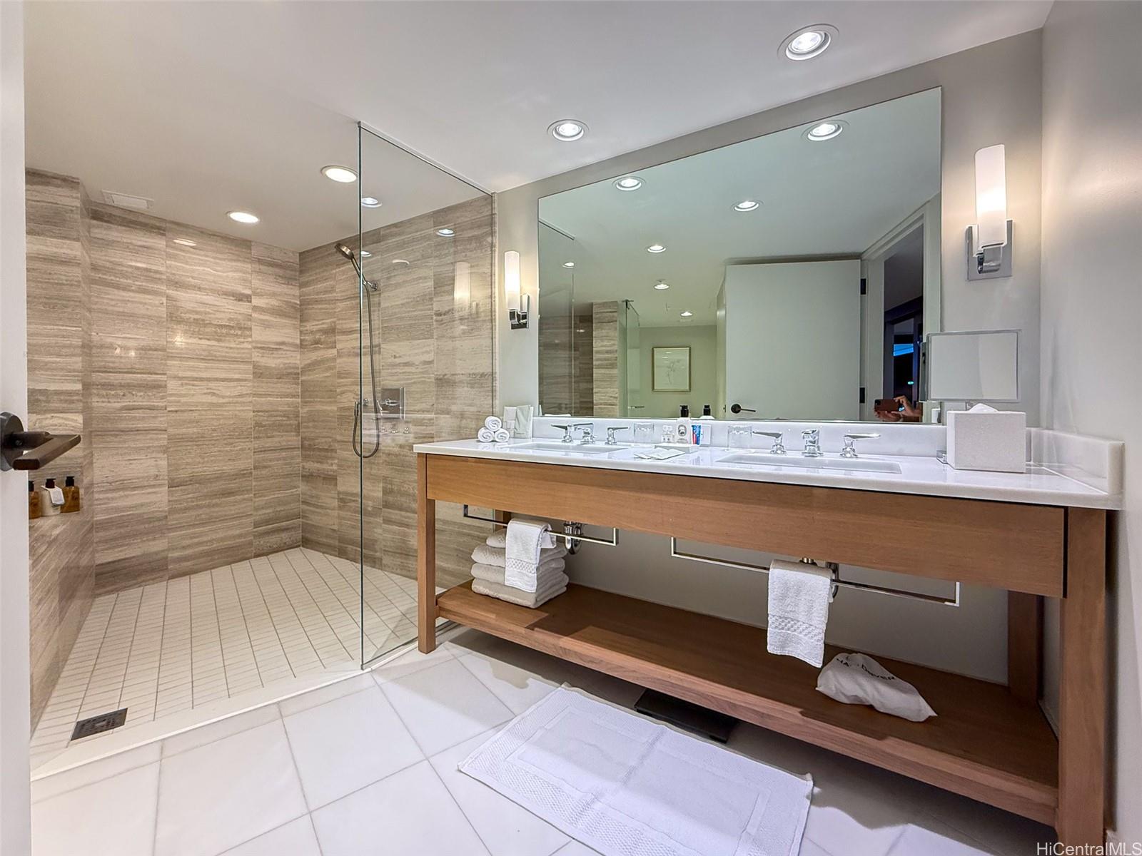 The Ritz-Carlton Residences condo # 2306, Honolulu, Hawaii - photo 11 of 21