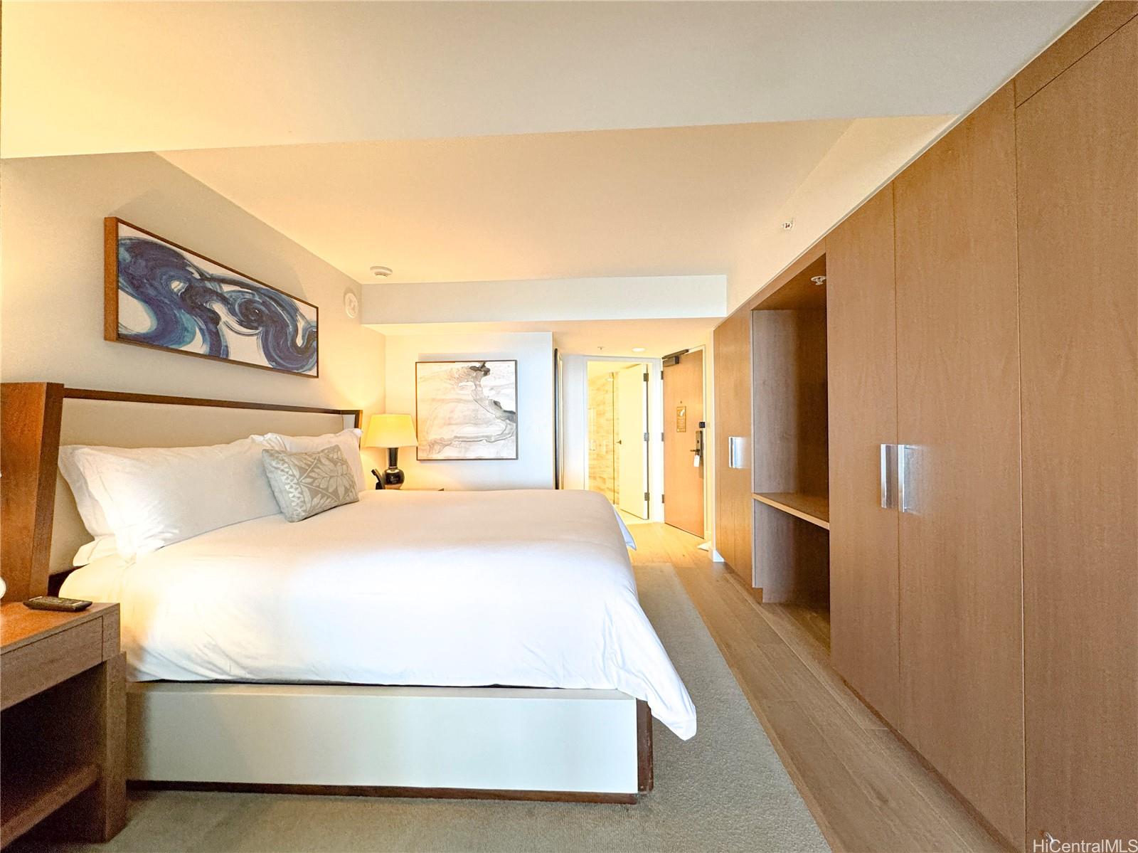 The Ritz-Carlton Residences condo # 2310, Honolulu, Hawaii - photo 2 of 18