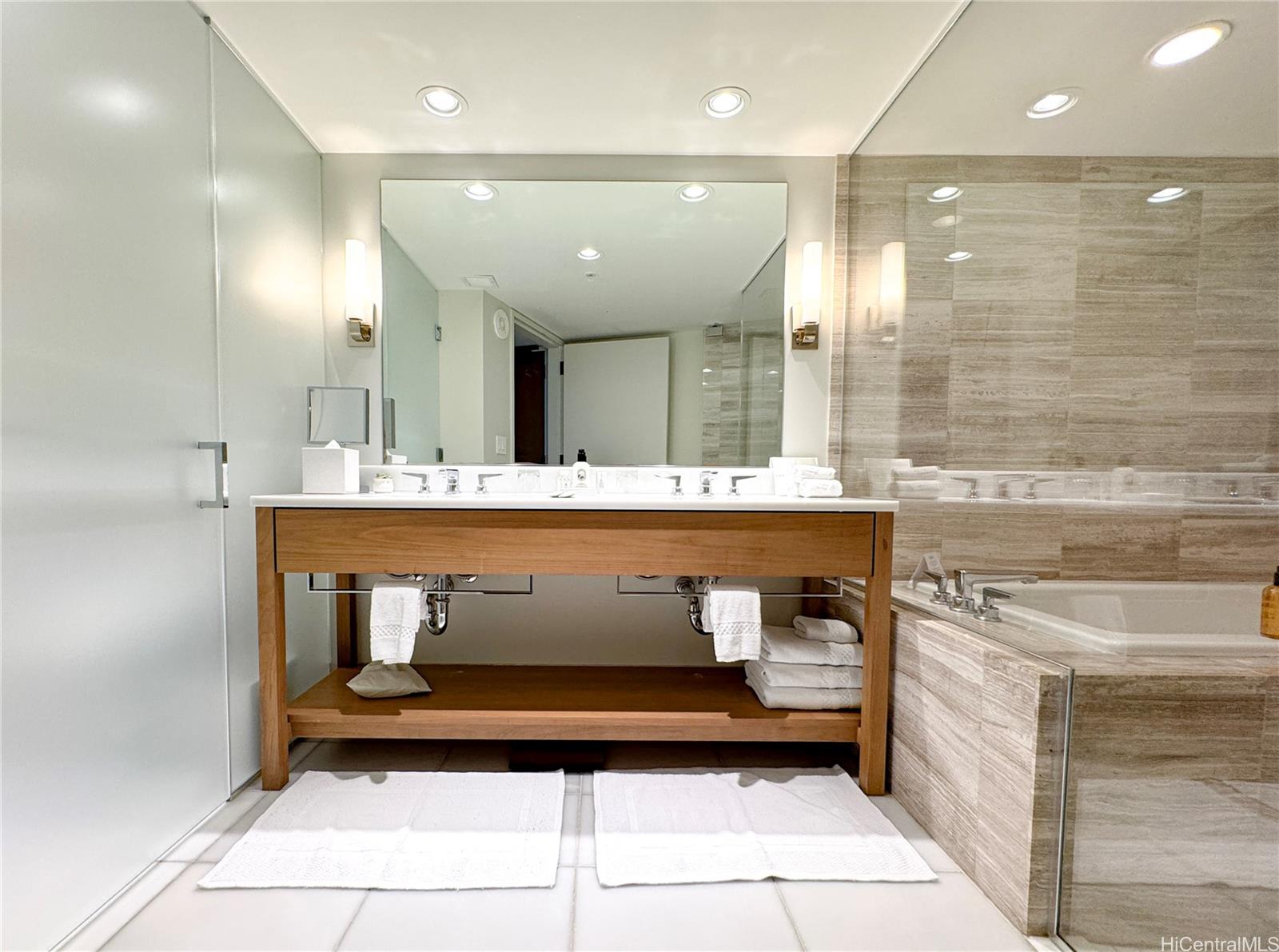 The Ritz-Carlton Residences condo # 2310, Honolulu, Hawaii - photo 12 of 18