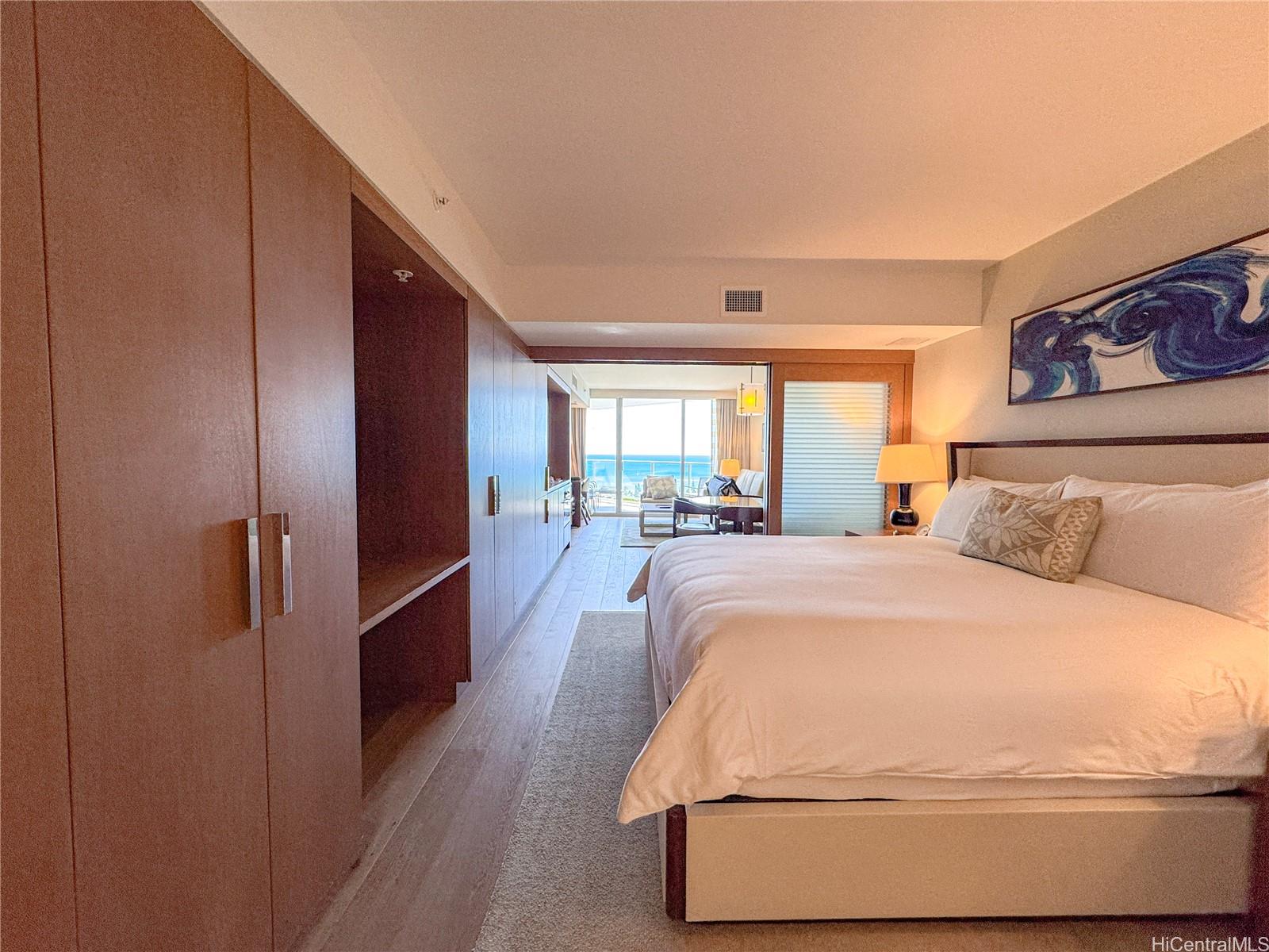 The Ritz-Carlton Residences condo # 2310, Honolulu, Hawaii - photo 4 of 18