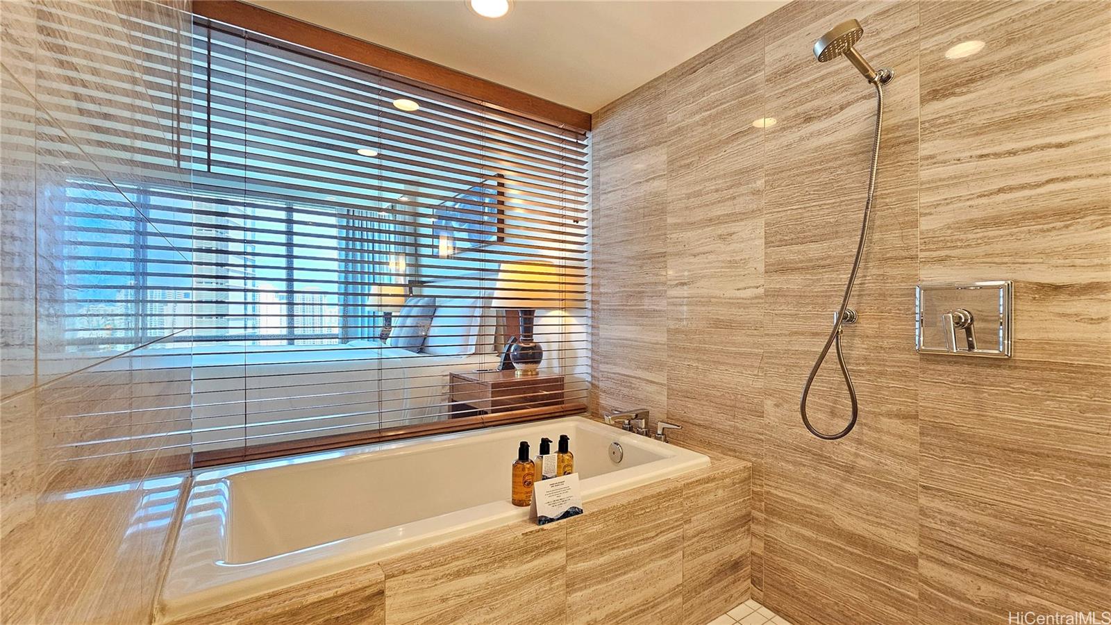 The Ritz-Carlton Residences condo # 2401, Honolulu, Hawaii - photo 5 of 20