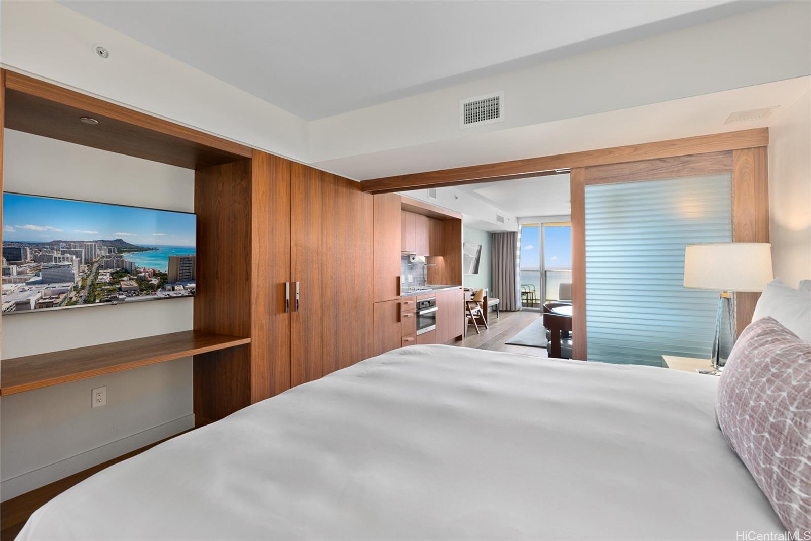 The Ritz-Carlton Residences condo # 2610, Honolulu, Hawaii - photo 2 of 24