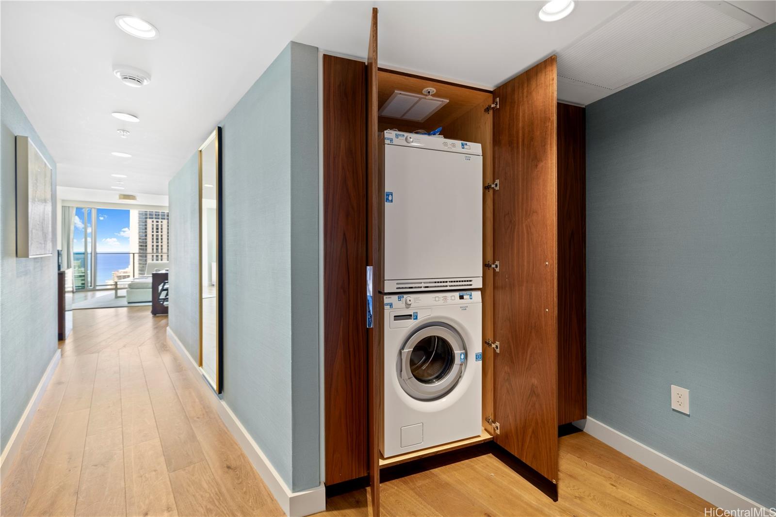 The Ritz-Carlton Residences condo # 2611, Honolulu, Hawaii - photo 22 of 23