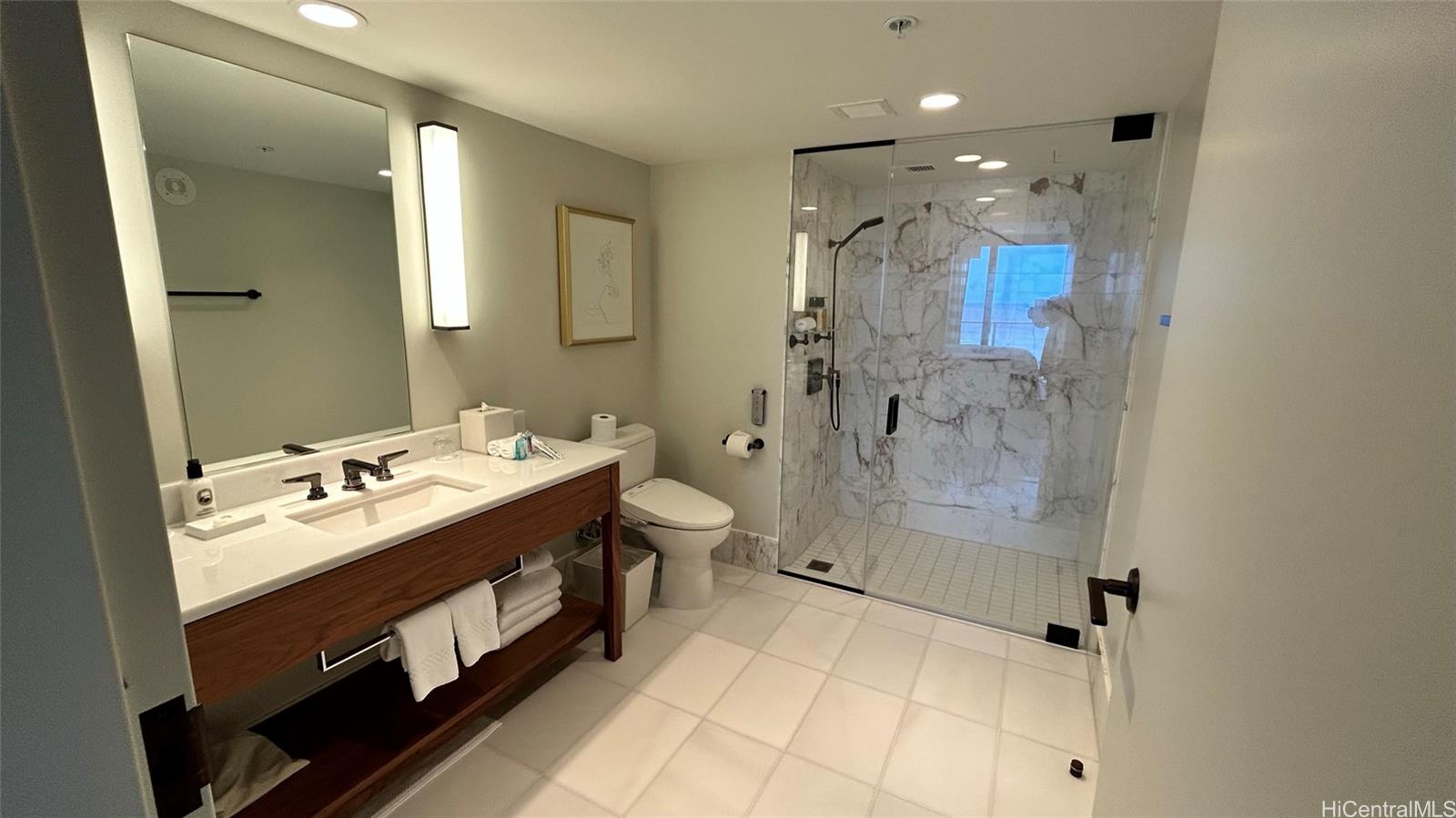 The Ritz-Carlton Residences condo # 2806, Honolulu, Hawaii - photo 18 of 21