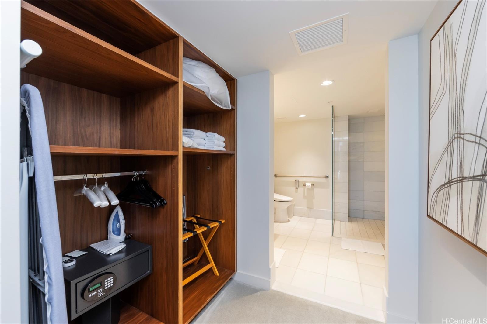 The Ritz-Carlton Residences condo # 2908, Honolulu, Hawaii - photo 14 of 25