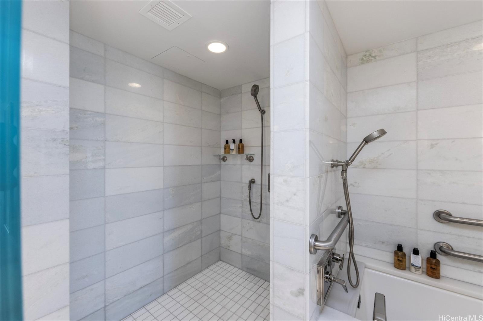 The Ritz-Carlton Residences condo # 2908, Honolulu, Hawaii - photo 16 of 25