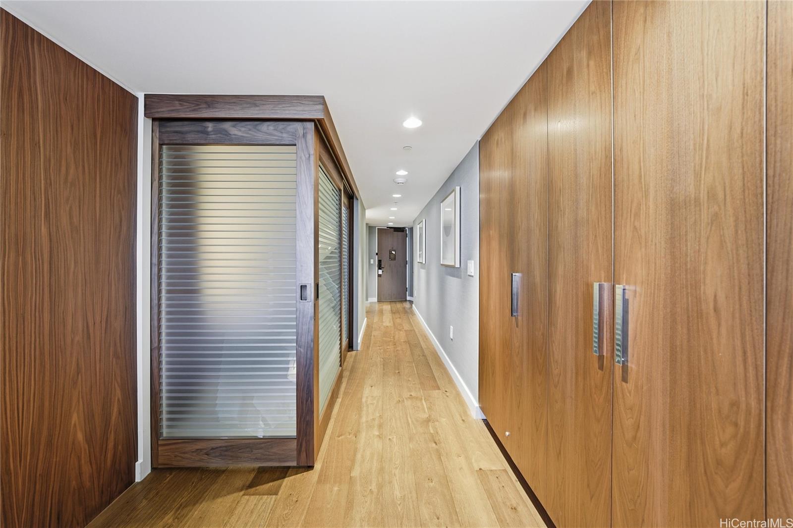 The Ritz-Carlton Residences condo # 3005, Honolulu, Hawaii - photo 16 of 23