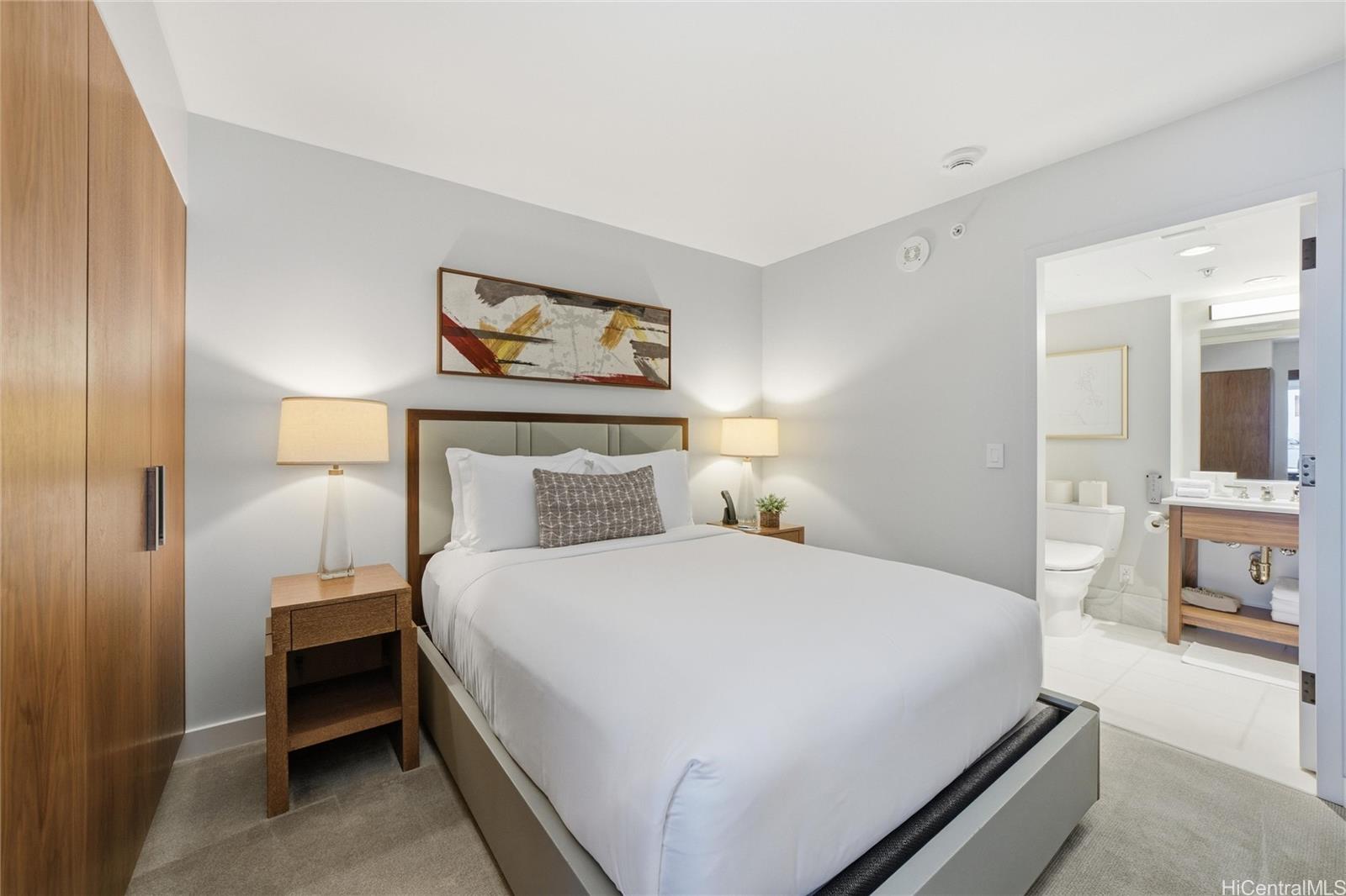 The Ritz-Carlton Residences condo # 3005, Honolulu, Hawaii - photo 18 of 23