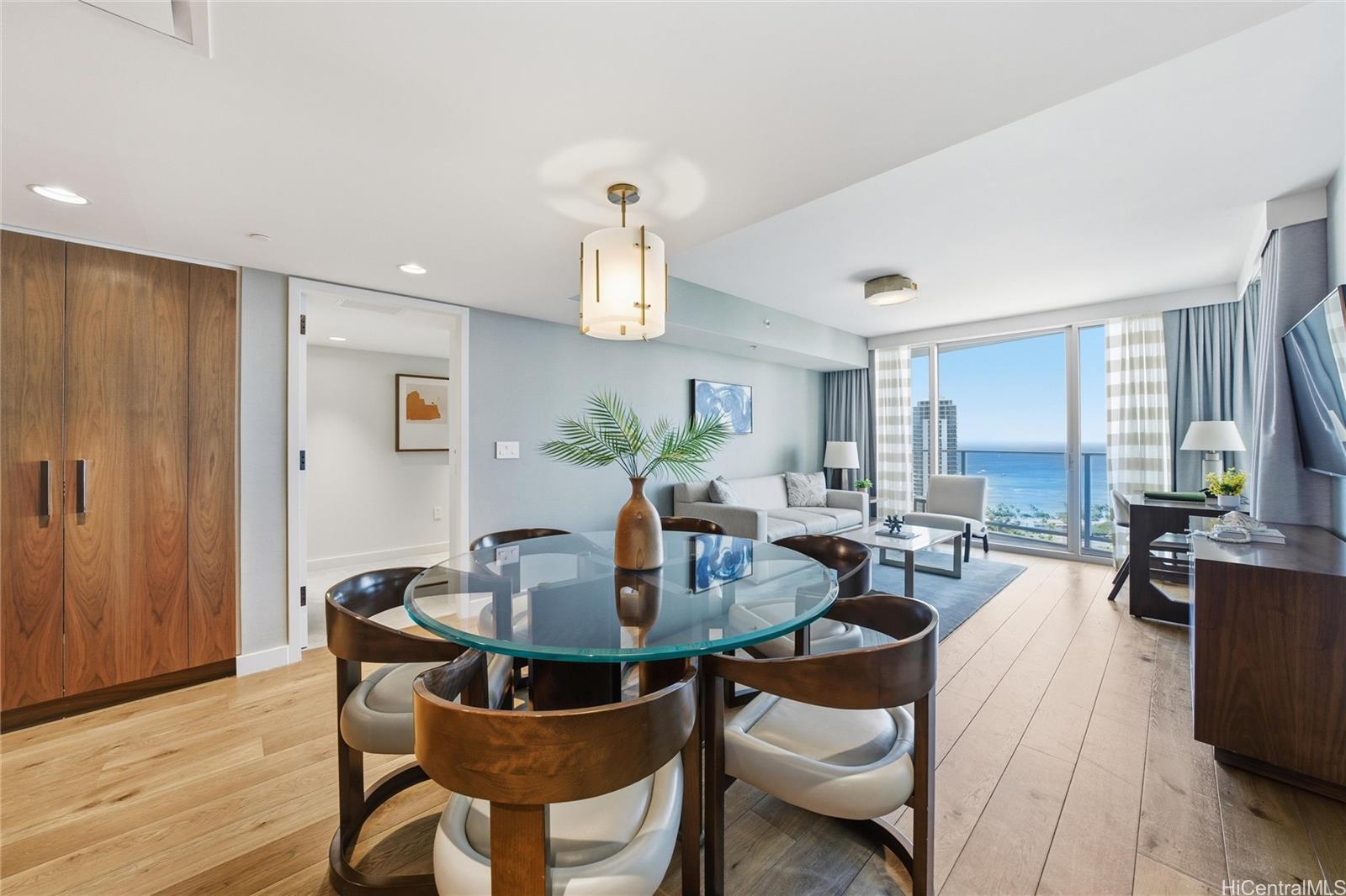 The Ritz-Carlton Residences condo # 3005, Honolulu, Hawaii - photo 5 of 23