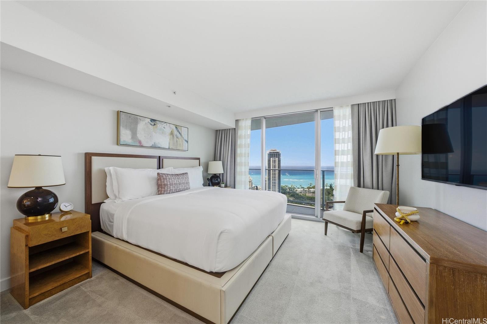 The Ritz-Carlton Residences condo # 3005, Honolulu, Hawaii - photo 6 of 23