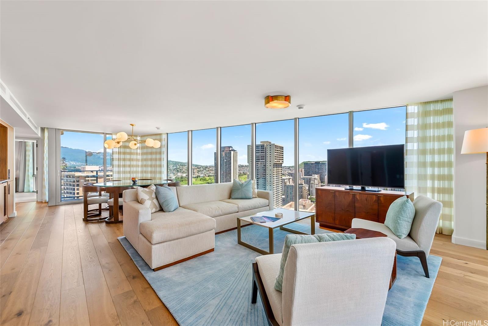 The Ritz-Carlton Residences condo # 3007, Honolulu, Hawaii - photo 2 of 25