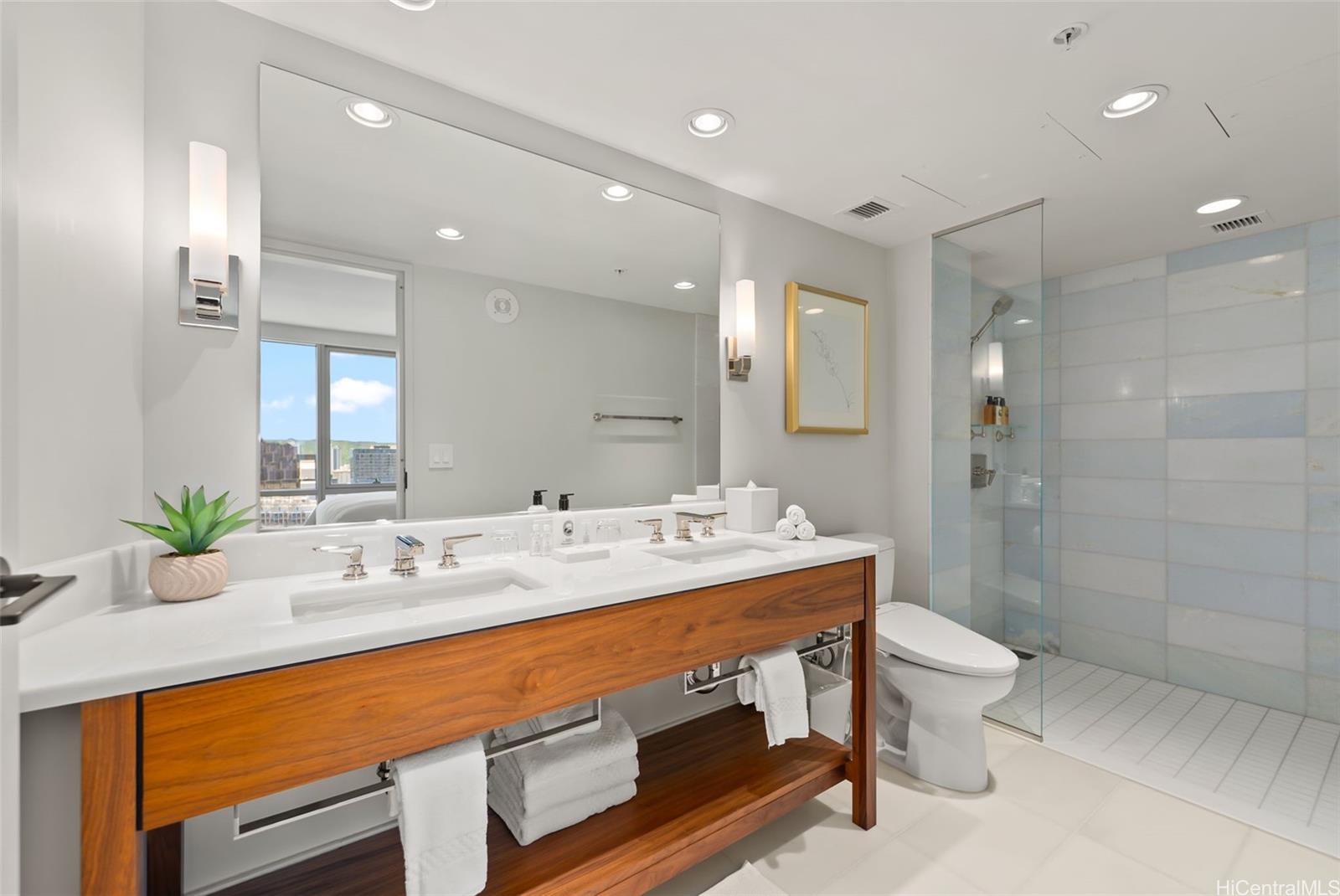 The Ritz-Carlton Residences condo # 3007, Honolulu, Hawaii - photo 16 of 25