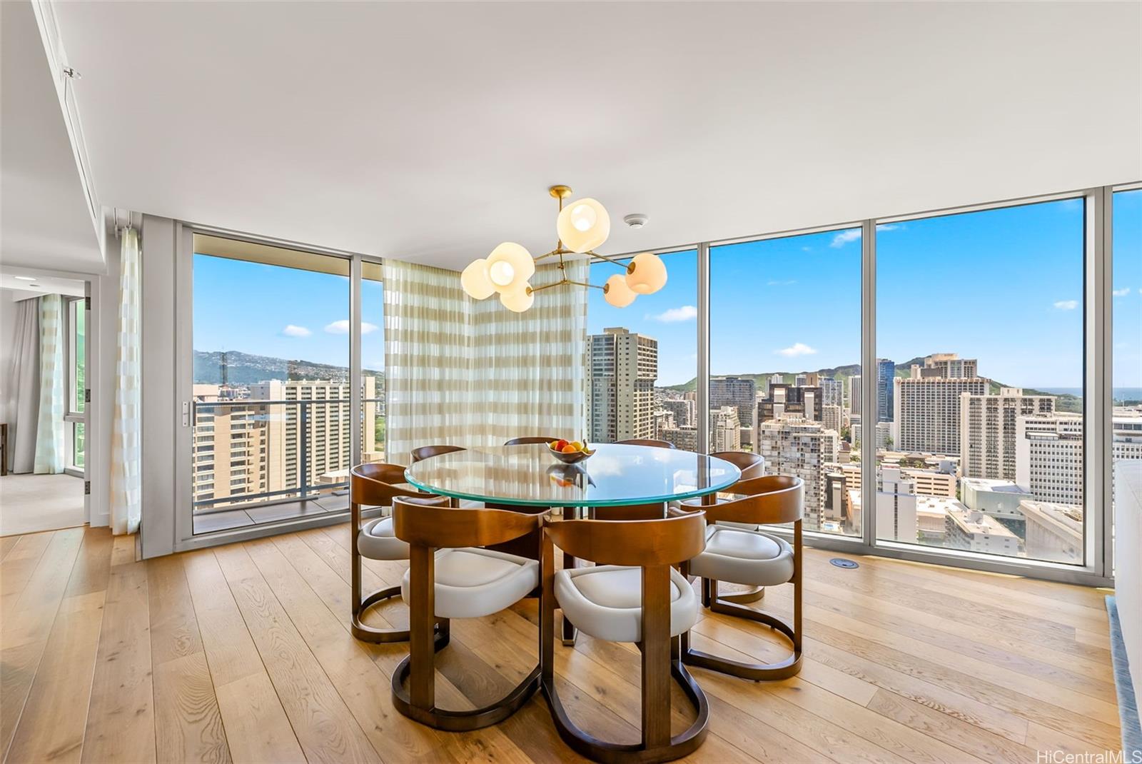 The Ritz-Carlton Residences condo # 3007, Honolulu, Hawaii - photo 4 of 25