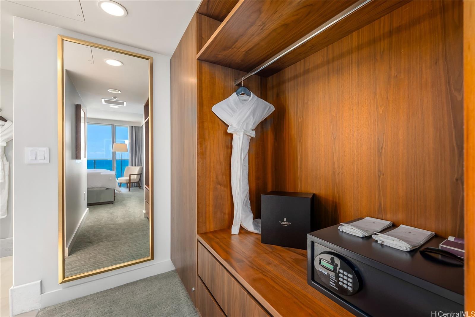 The Ritz-Carlton Residences condo # 3007, Honolulu, Hawaii - photo 8 of 25