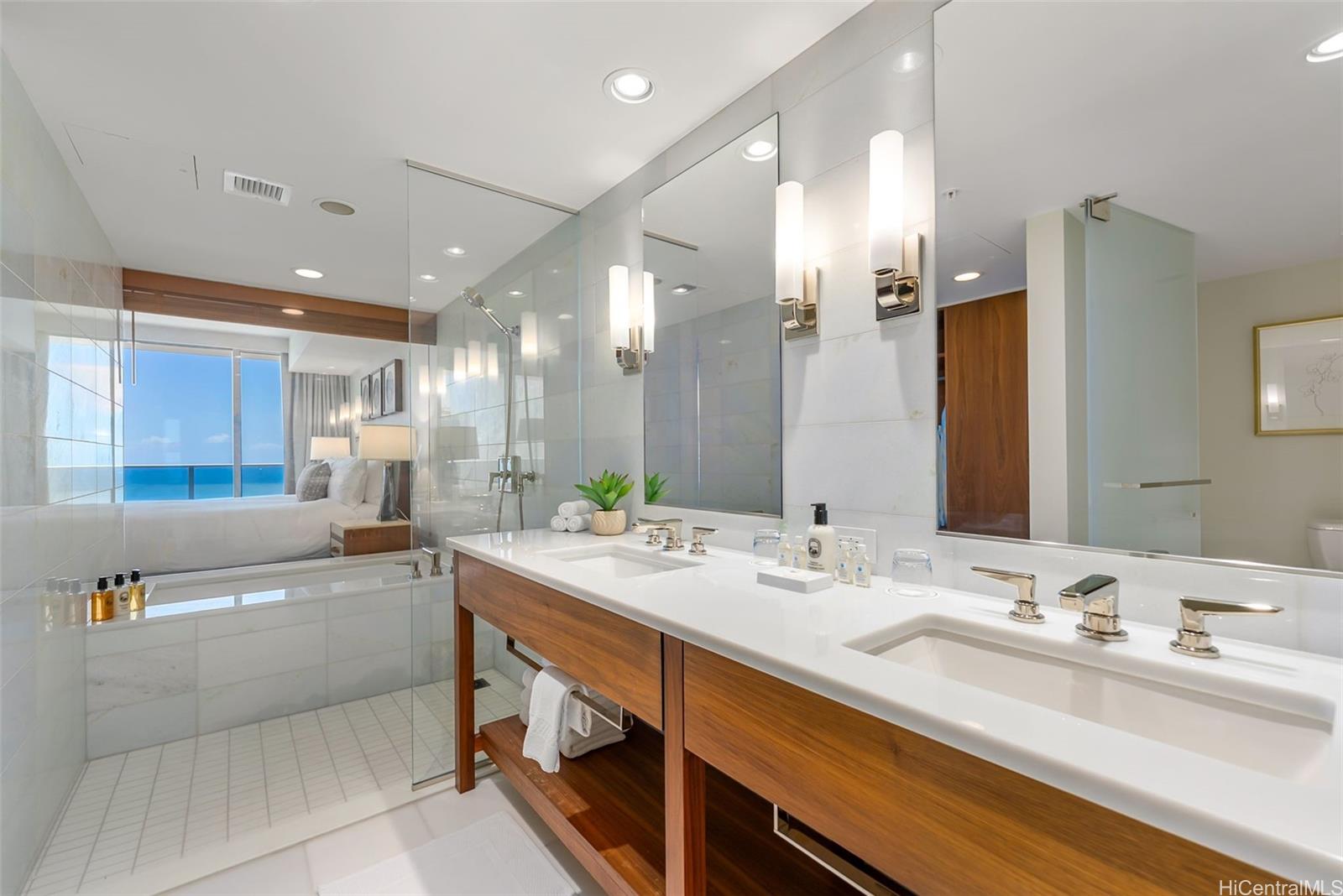 The Ritz-Carlton Residences condo # 3007, Honolulu, Hawaii - photo 9 of 25