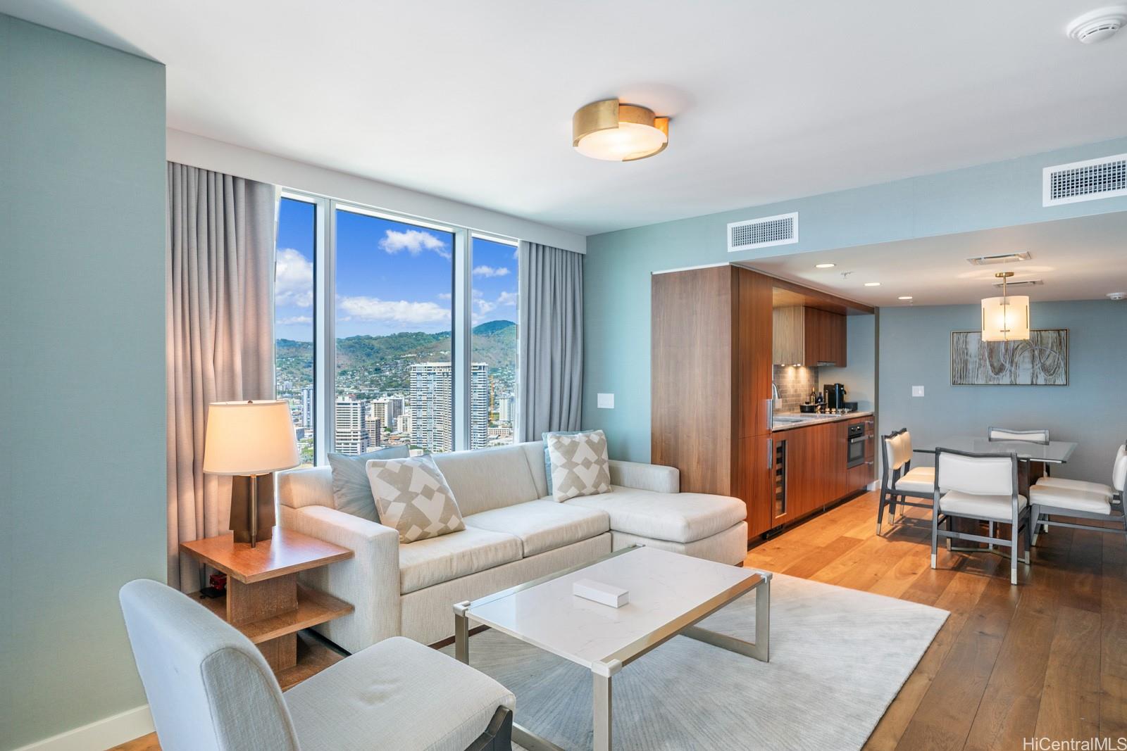 The Ritz-Carlton Residences condo # 3201, Honolulu, Hawaii - photo 4 of 23