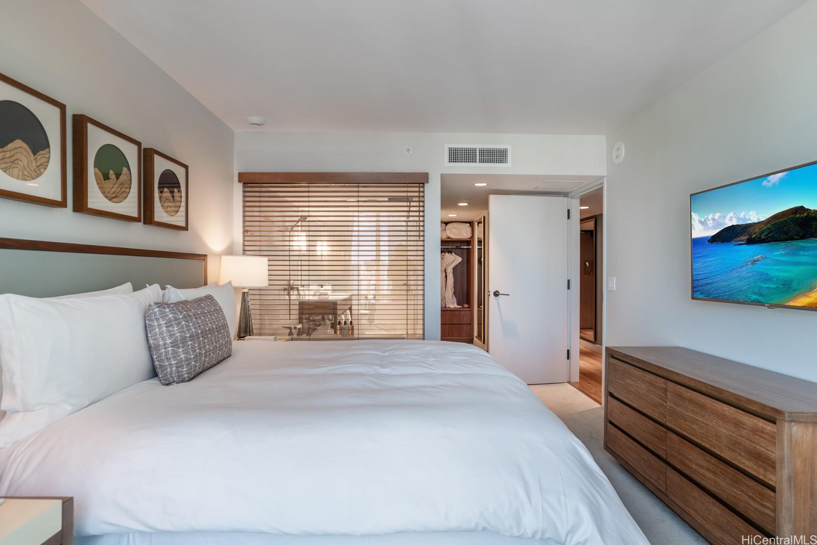 The Ritz-Carlton Residences condo # 3201, Honolulu, Hawaii - photo 9 of 23