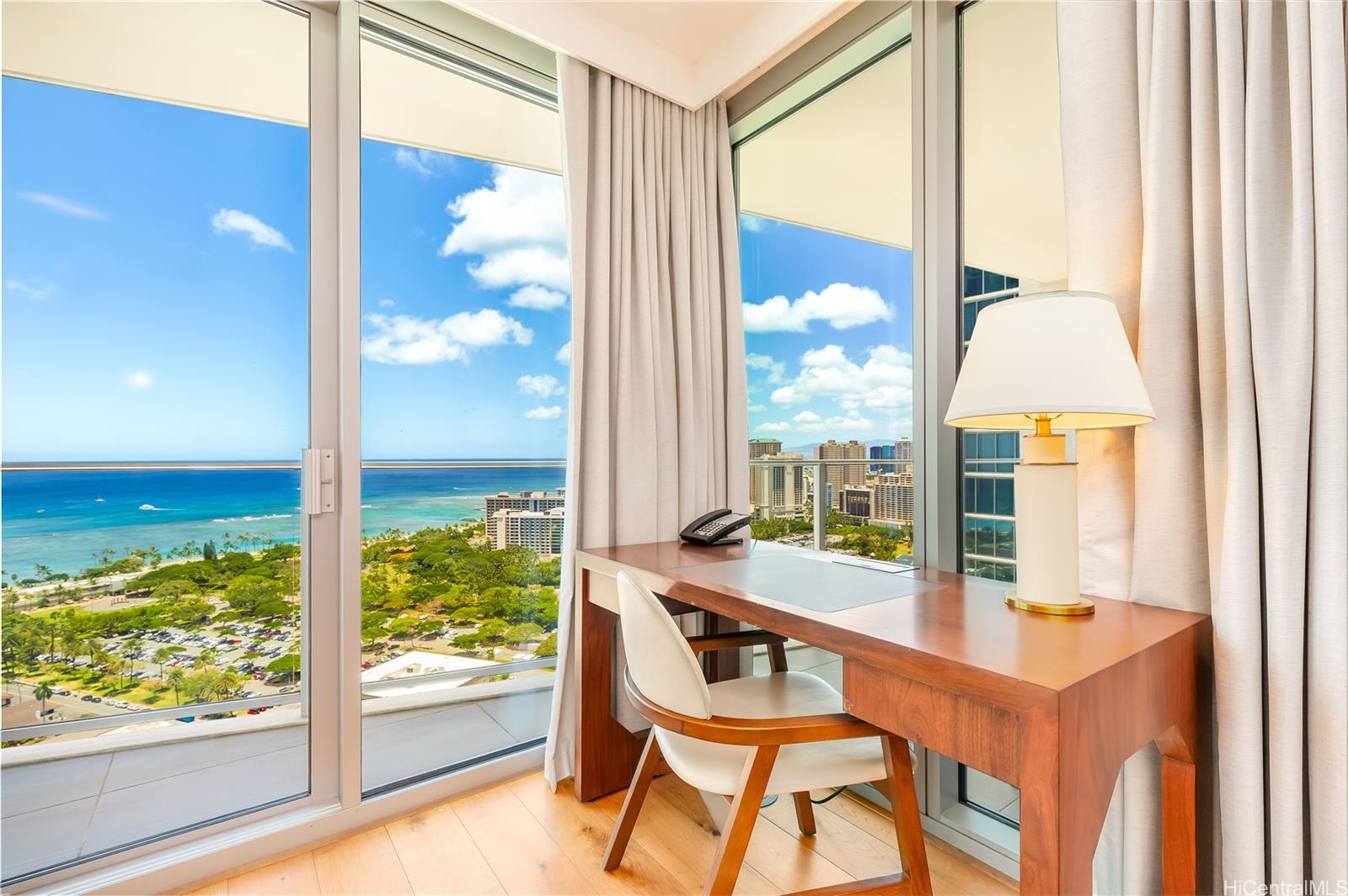 The Ritz-Carlton Residences condo # 3305, Honolulu, Hawaii - photo 5 of 25