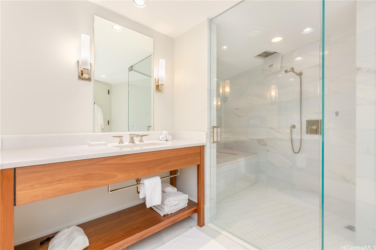 2139 Kuhio Ave Honolulu - Multi-family - photo 12 of 25