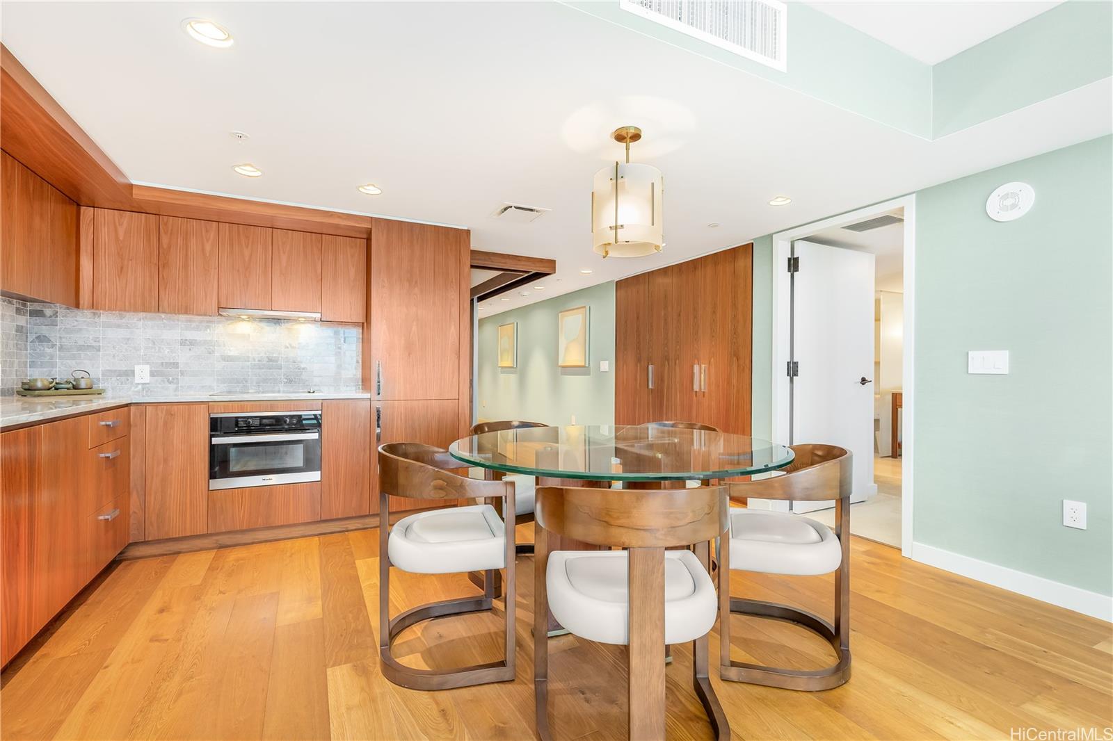 2139 Kuhio Ave Honolulu - Multi-family - photo 8 of 25