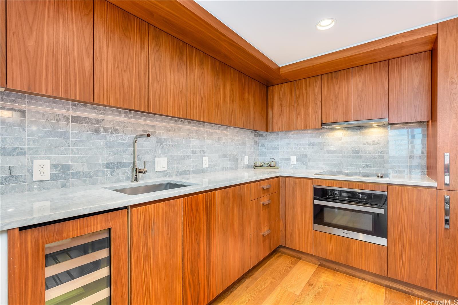 2139 Kuhio Ave Honolulu - Multi-family - photo 9 of 25