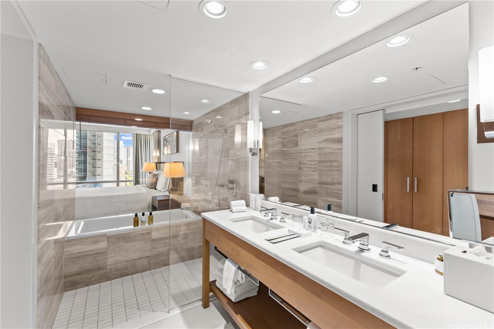 The Ritz-Carlton Residences condo # D1101, Honolulu, Hawaii - photo 12 of 23