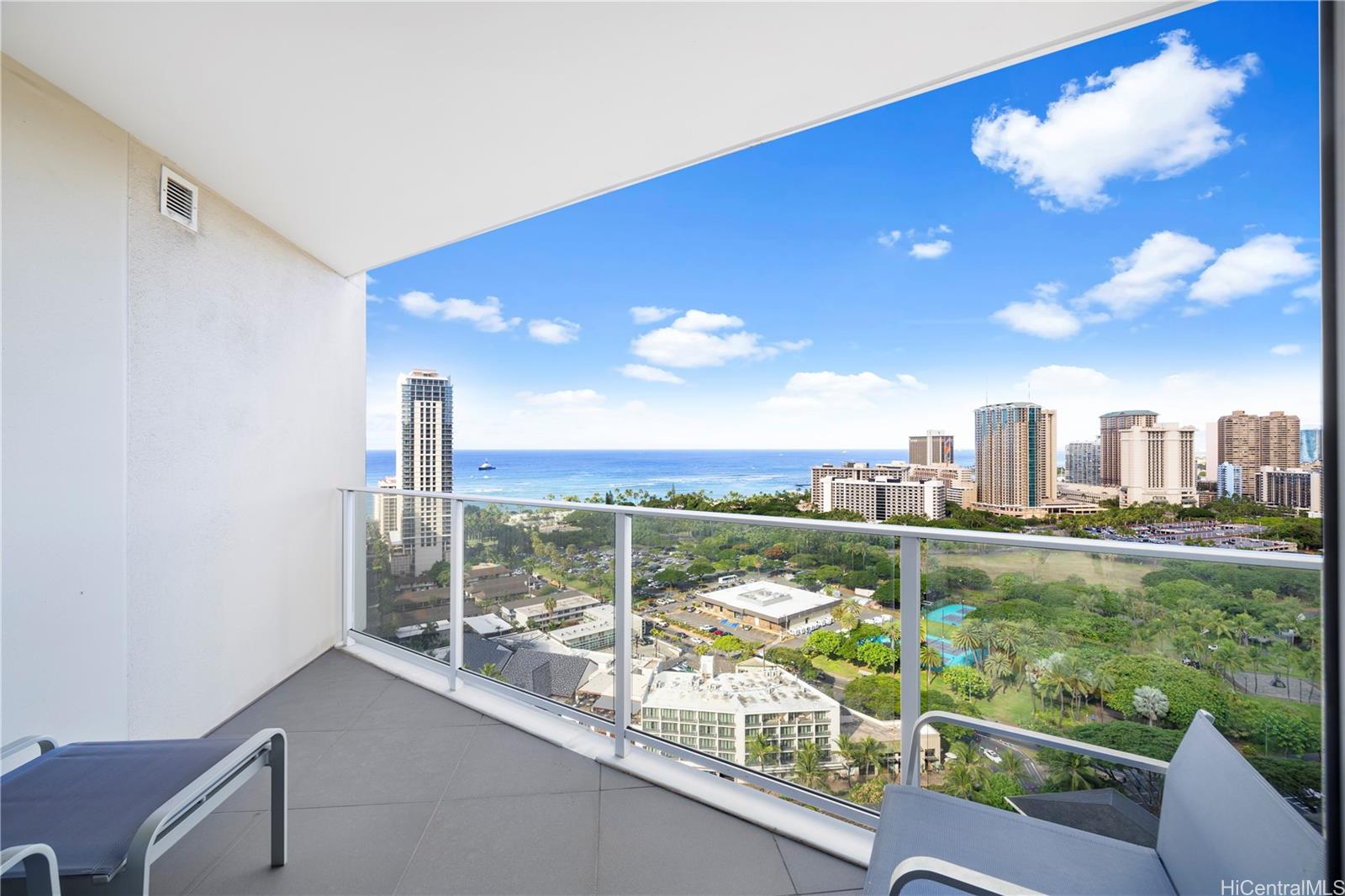 The Ritz-Carlton Residences condo # D2607, Honolulu, Hawaii - photo 5 of 22