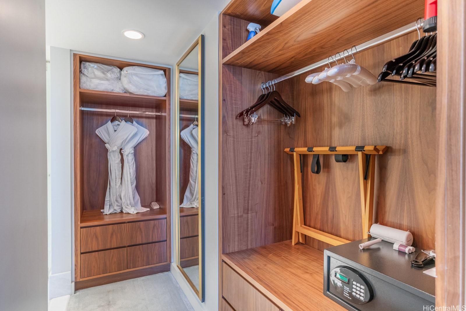 The Ritz-Carlton Residences condo # D3201, Honolulu, Hawaii - photo 11 of 23