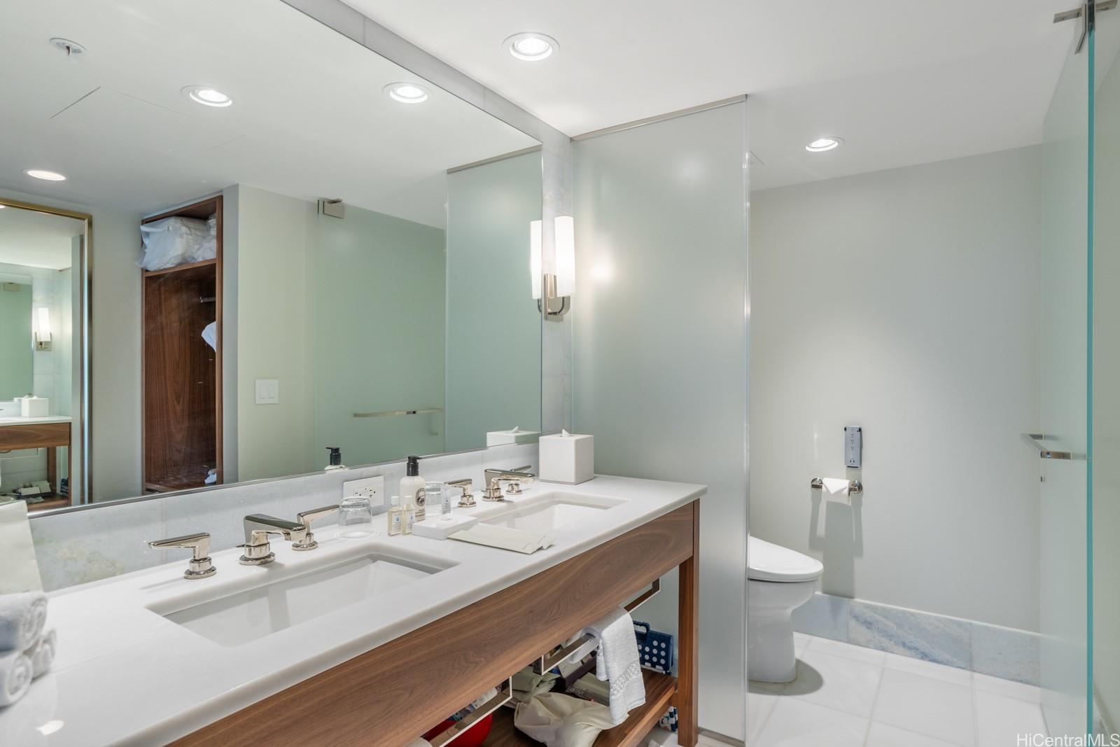 The Ritz-Carlton Residences condo # D3201, Honolulu, Hawaii - photo 13 of 23