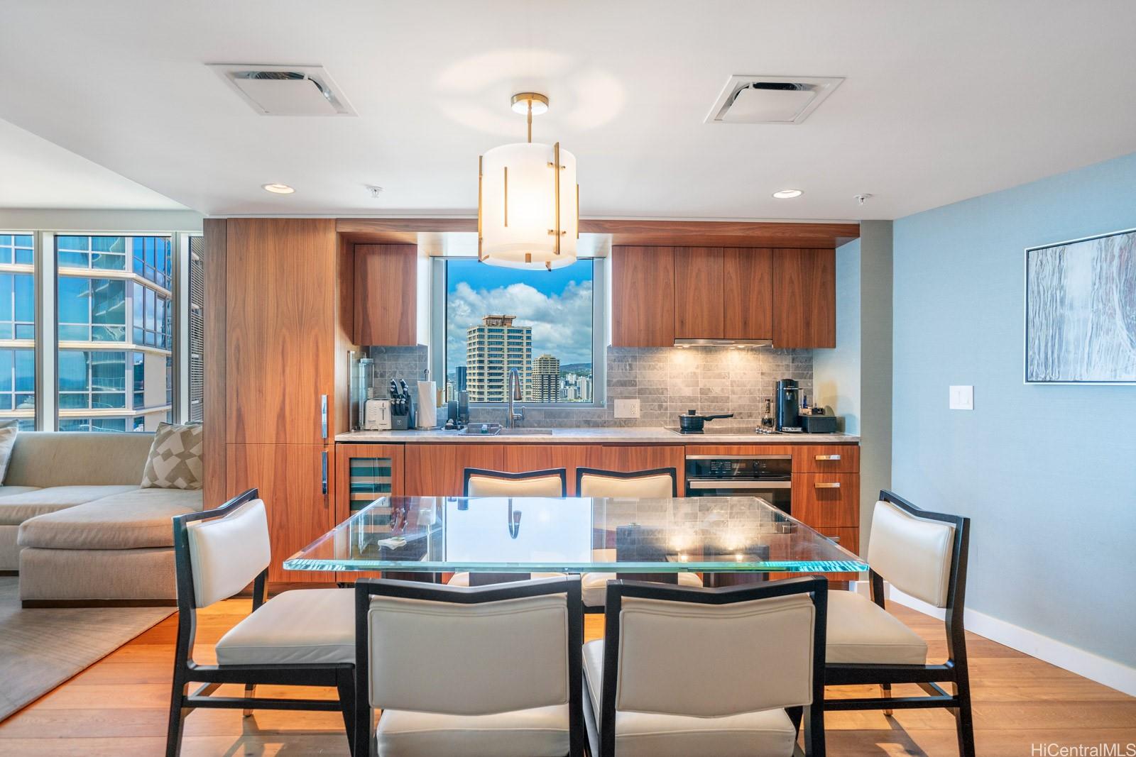 The Ritz-Carlton Residences condo # D3201, Honolulu, Hawaii - photo 3 of 23