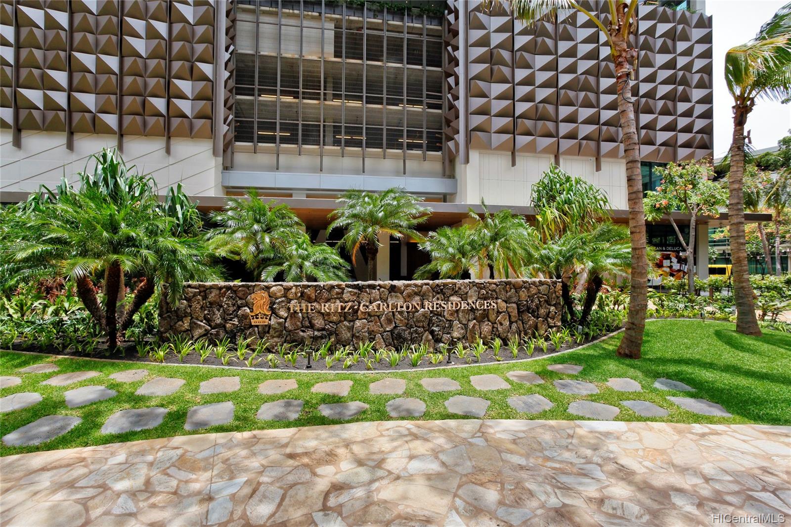 The Ritz-Carlton Residences condo # 3401, Honolulu, Hawaii - photo 5 of 24