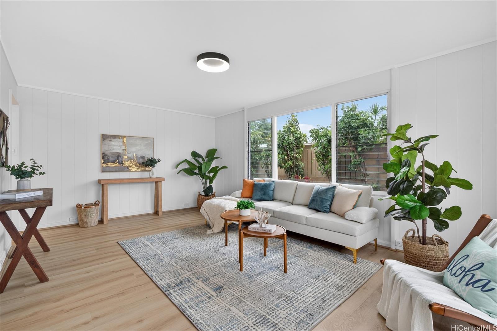 214  Kakahiaka St Kailua Estates, Kailua home - photo 3 of 25