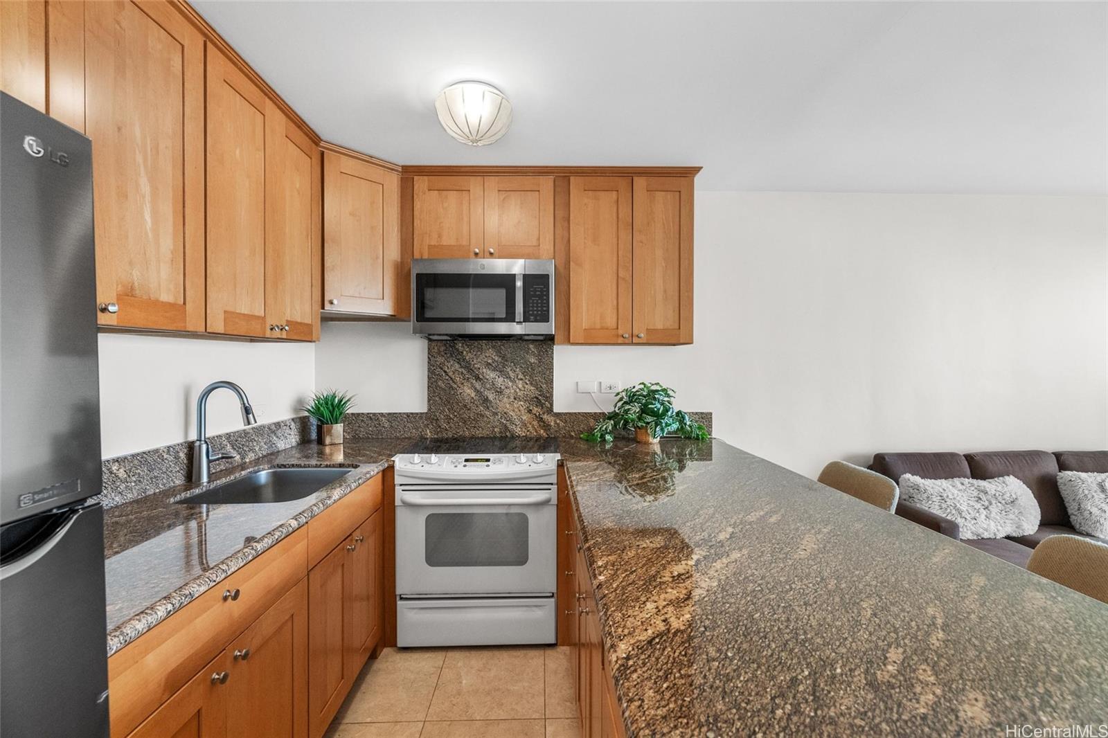 Four Paddle condo # 1005, Honolulu, Hawaii - photo 8 of 24