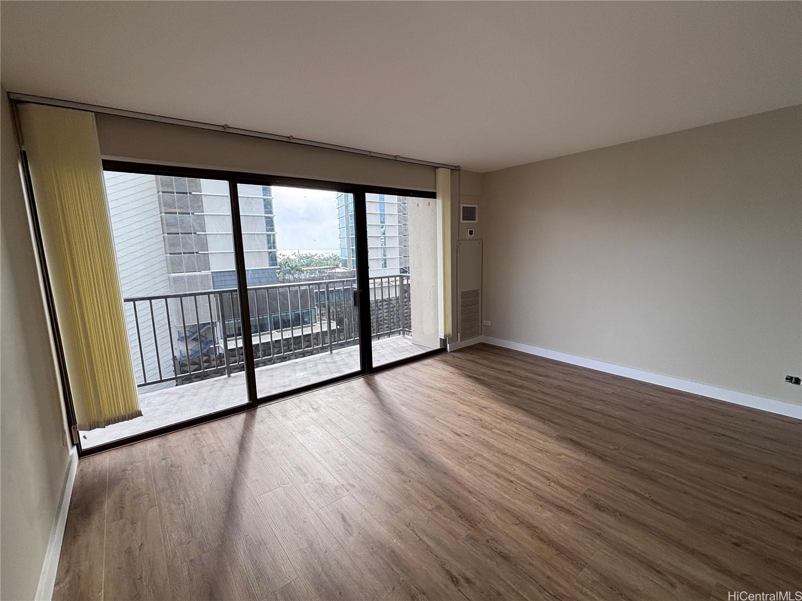 2140 Kuhio Ave Honolulu - Rental - photo 13 of 25