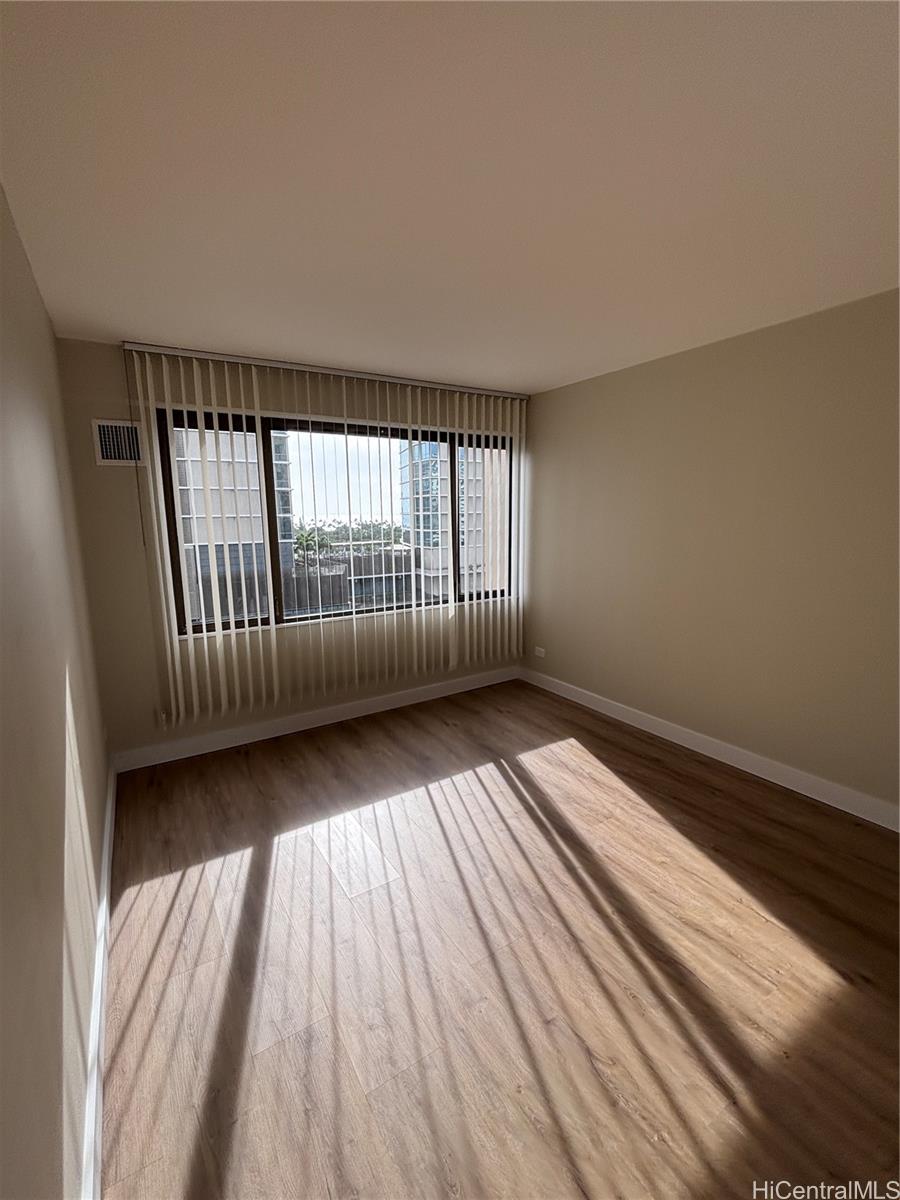 2140 Kuhio Ave Honolulu - Rental - photo 15 of 25