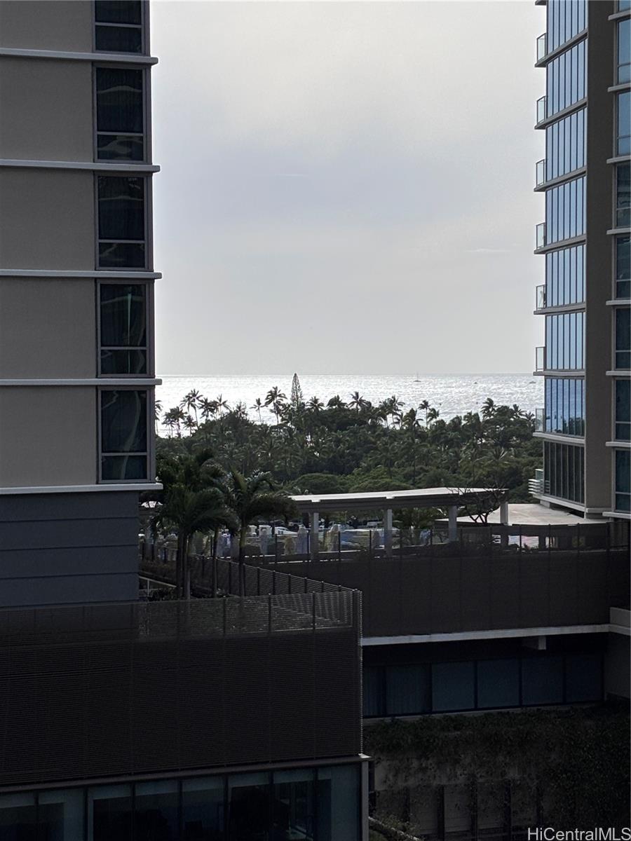 2140 Kuhio Ave Honolulu - Rental - photo 19 of 25