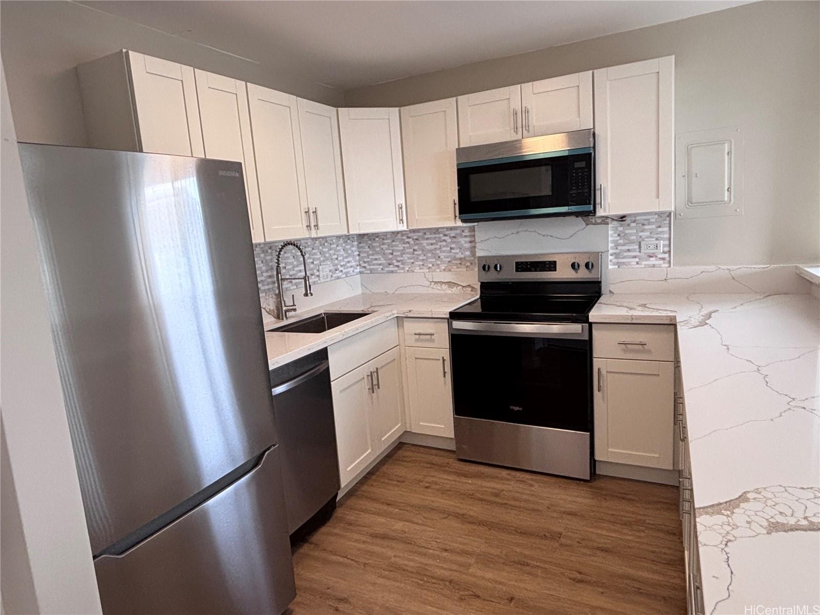 2140 Kuhio Ave Honolulu - Rental - photo 3 of 25