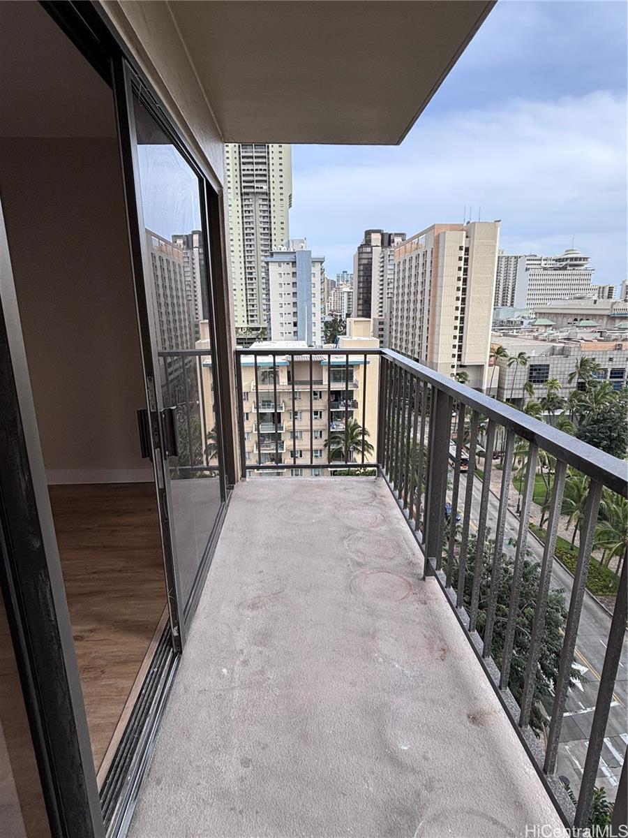 2140 Kuhio Ave Honolulu - Rental - photo 21 of 25