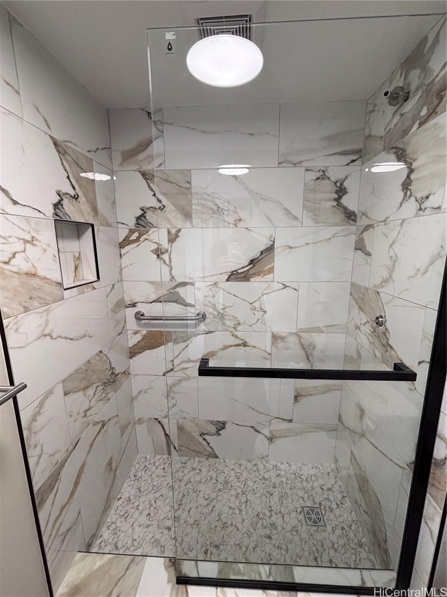 2140 Kuhio Ave Honolulu - Rental - photo 9 of 25