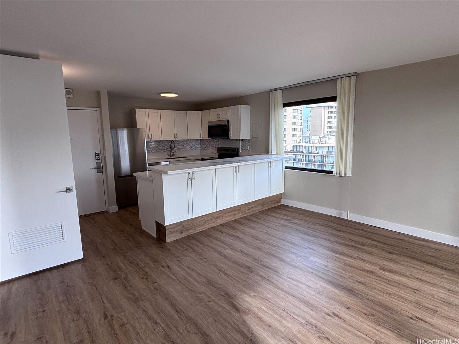 2140 Kuhio Ave Honolulu - Rental - photo 10 of 25